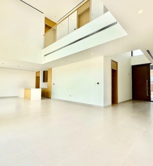 Luxury 5BR Villa|Price Negotiable| Large Plot
