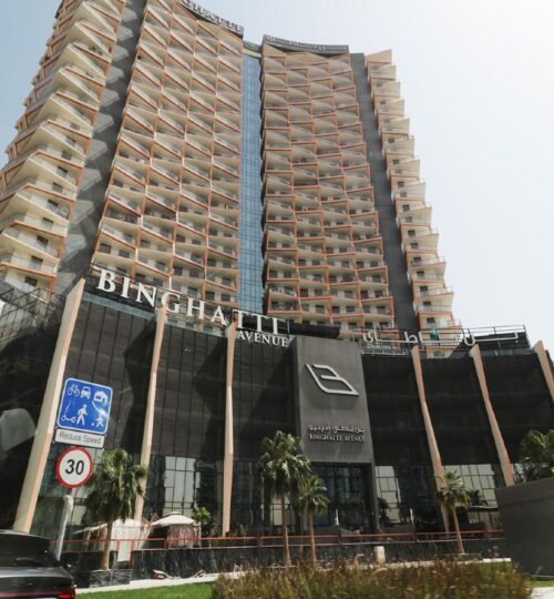 Modern 3BR|Skyline & Burj Khalifa Views|High Floor