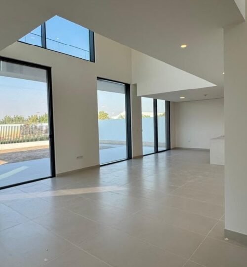 Vastu-Compliant|Luxury 5BR + Maid| Large Plot