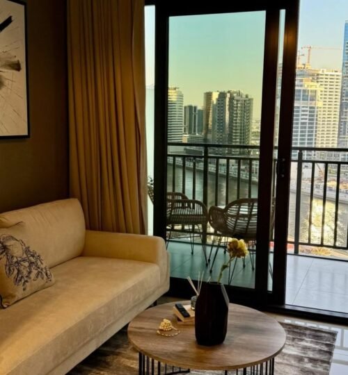 Premium 1BR Corner Apartment with Canal View