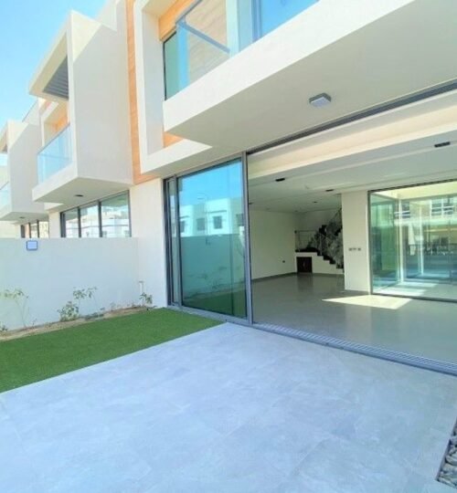 Elegant 4BR Townhouse | Park View | Prime Location